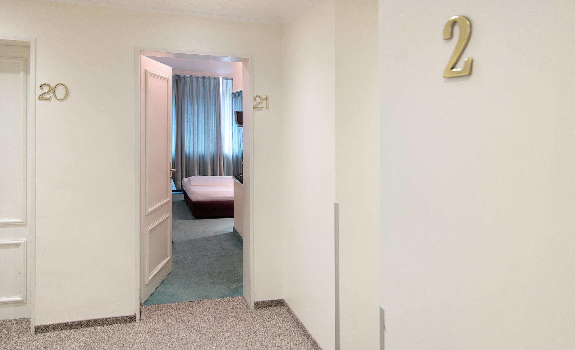 Hotel Deutsches Theater Munchen Bagian luar foto